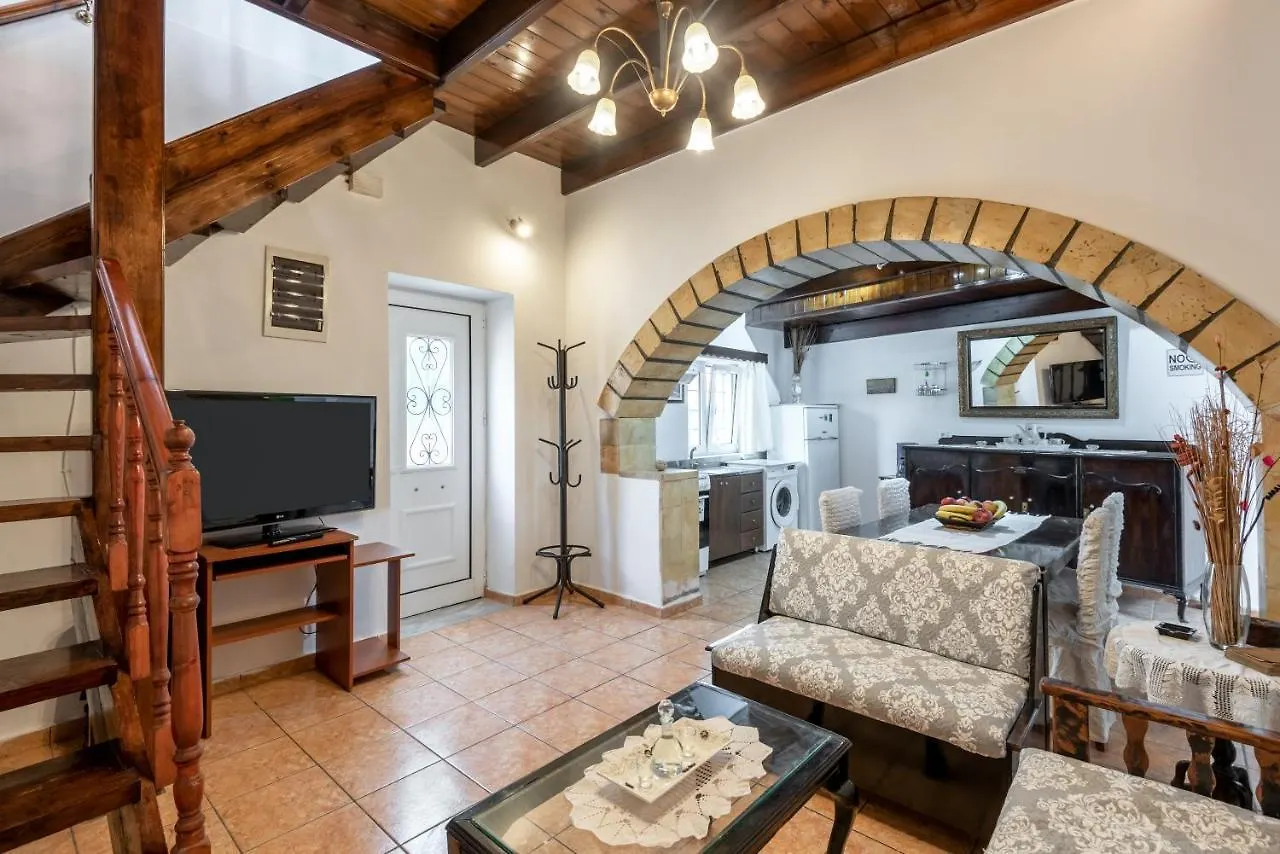 Aroni Cretan Comfortable House - Hamam Suites Aroni