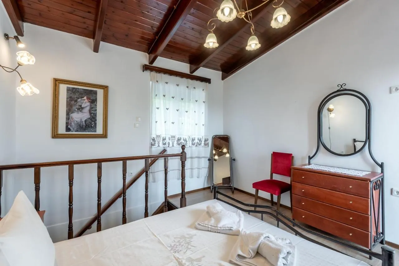Aroni Cretan Comfortable House - Hamam Suites Aroni Apartment Aronion