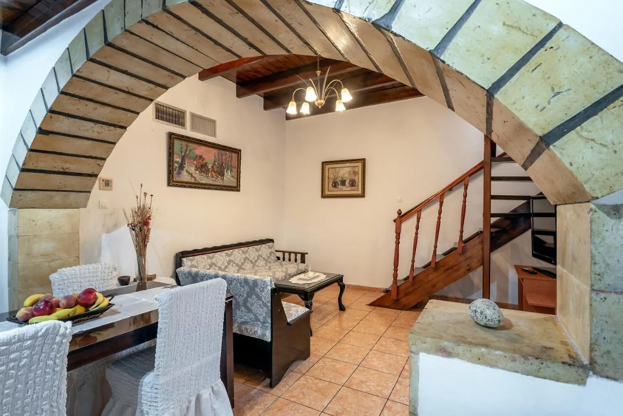 Aroni Cretan Comfortable House - Hamam Suites Aroni Apartment