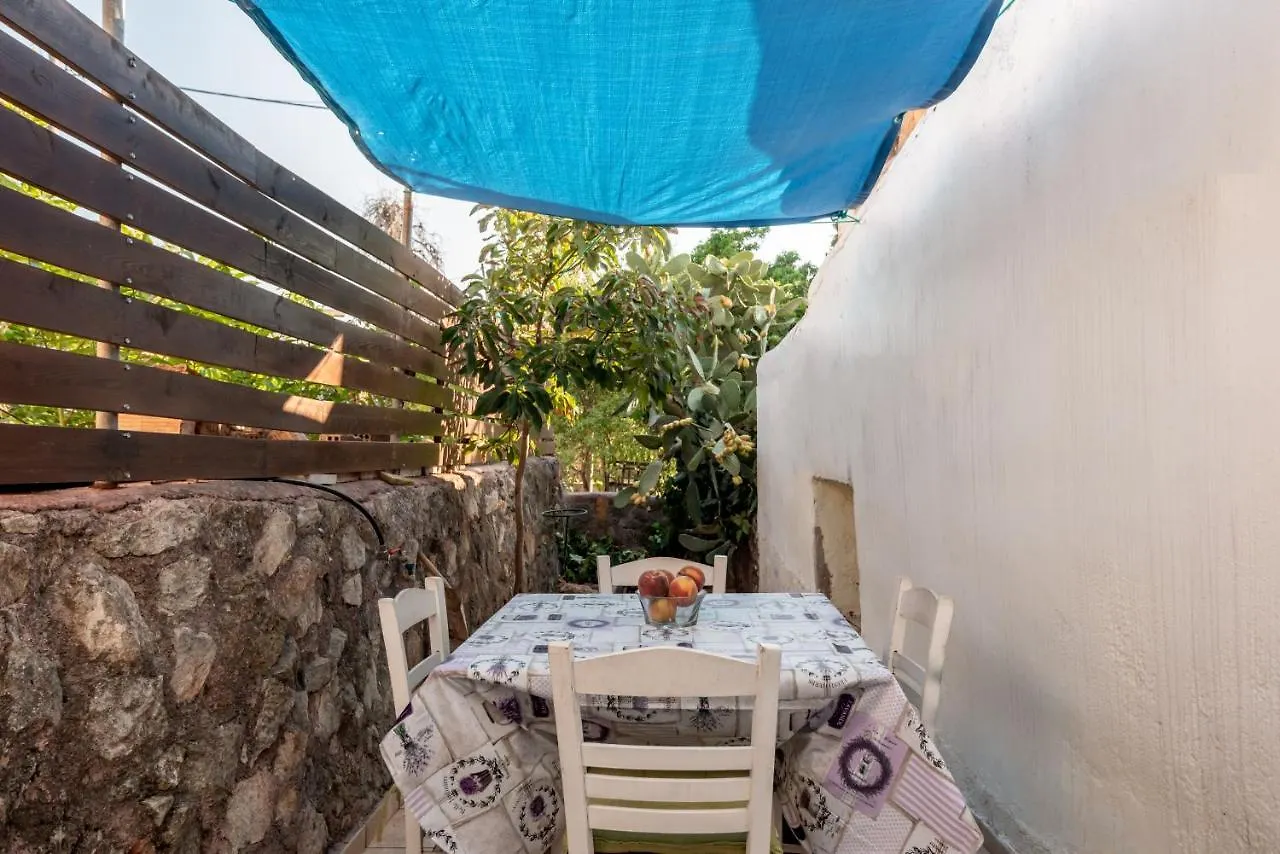 Aroni Cretan Comfortable House - Hamam Suites Aroni